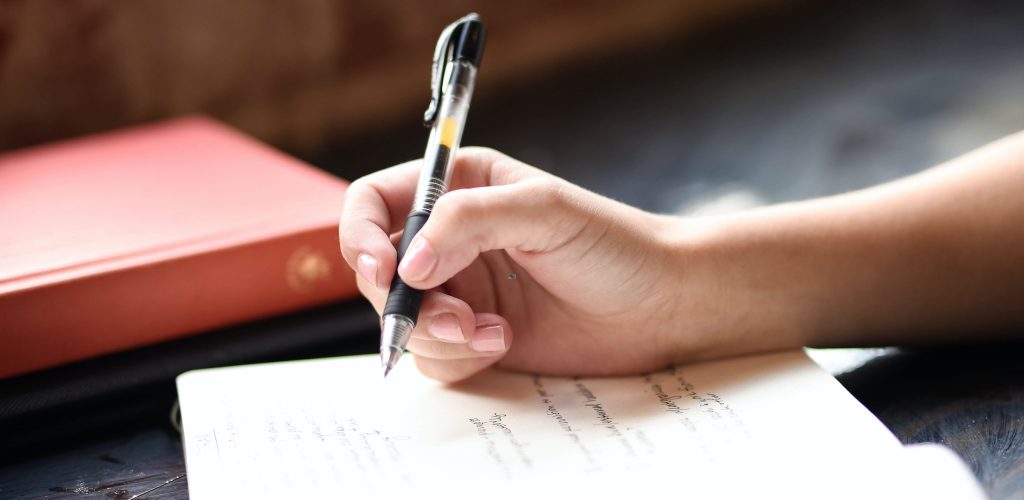 schrijvende hand manuscript beoordeling boekfunding